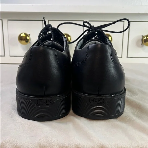 Johnston & Murphy Classic Black Leather Derbys s-l400.jpg main image 2